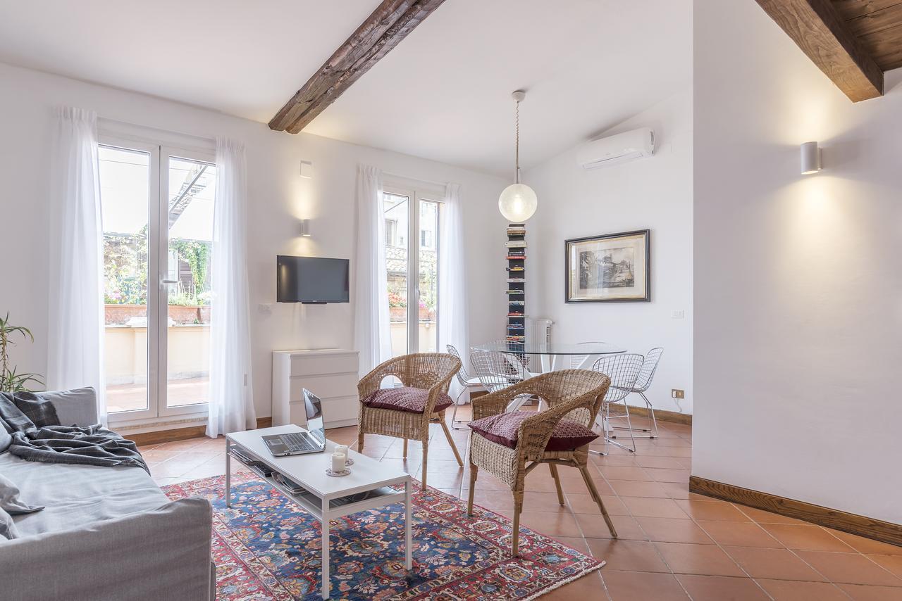 Monti Stairway To Heaven Apartment Rom